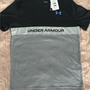 Under Armour Boys XL Loose Black and Gray Short Sleeve Tee